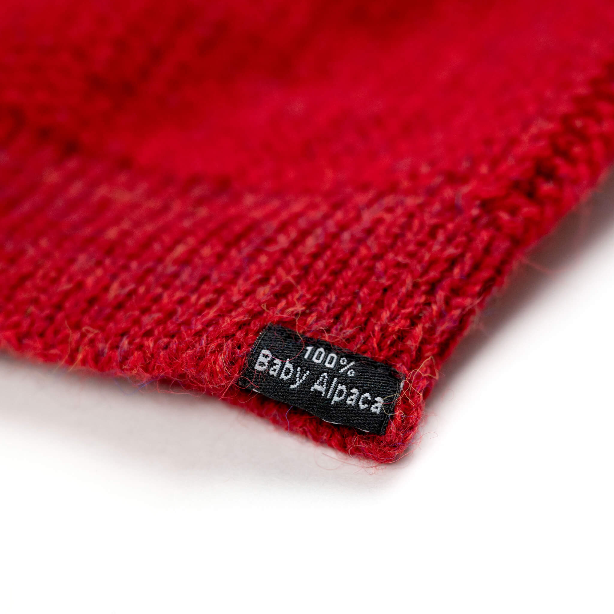 Alpaka BEANIE Mütze für Damen von Alpakin in rot Etikett 100% Babyalpaka