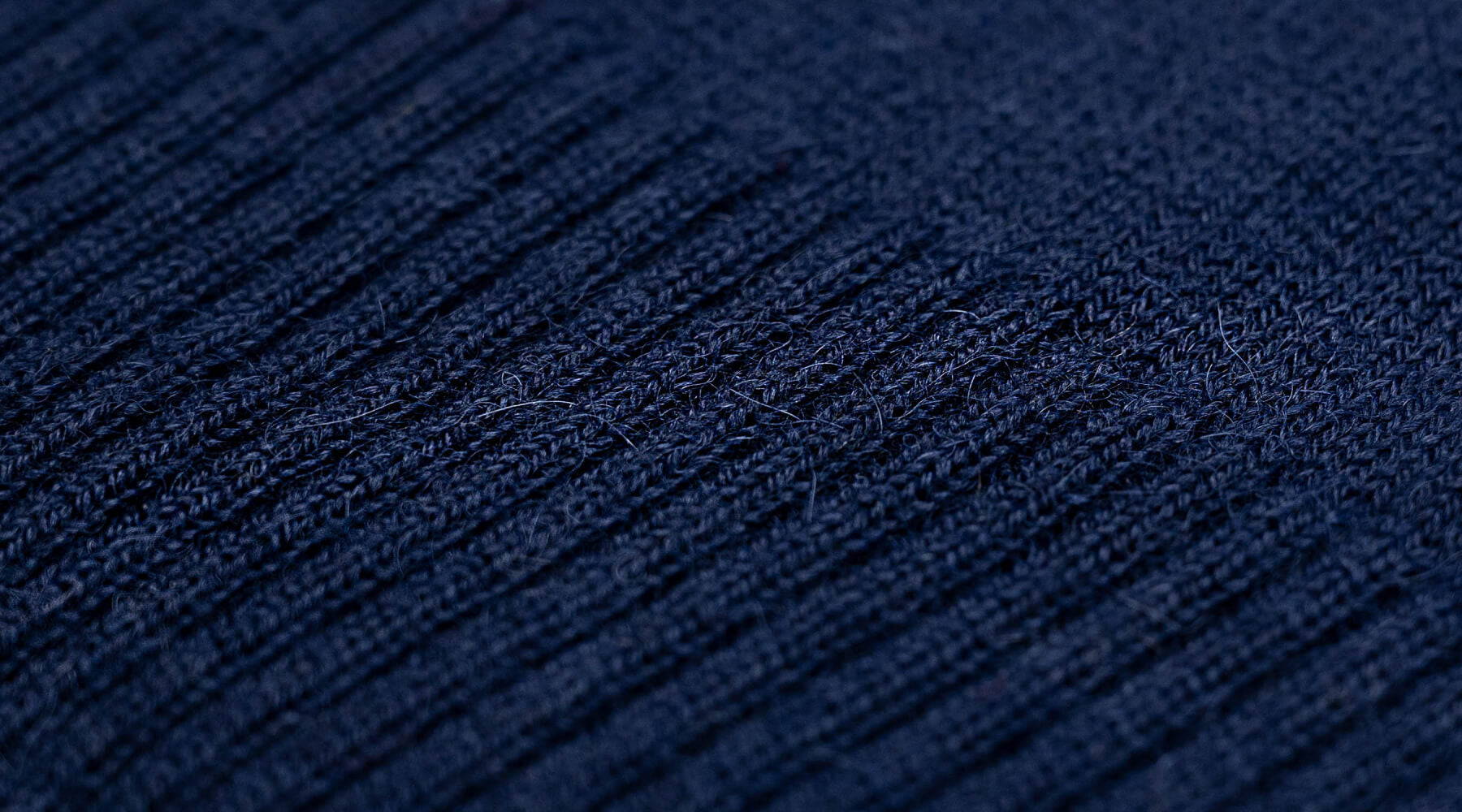  KATARI Alpaka Pullover für Herren von Alpakin in dunkelblau Rand unten